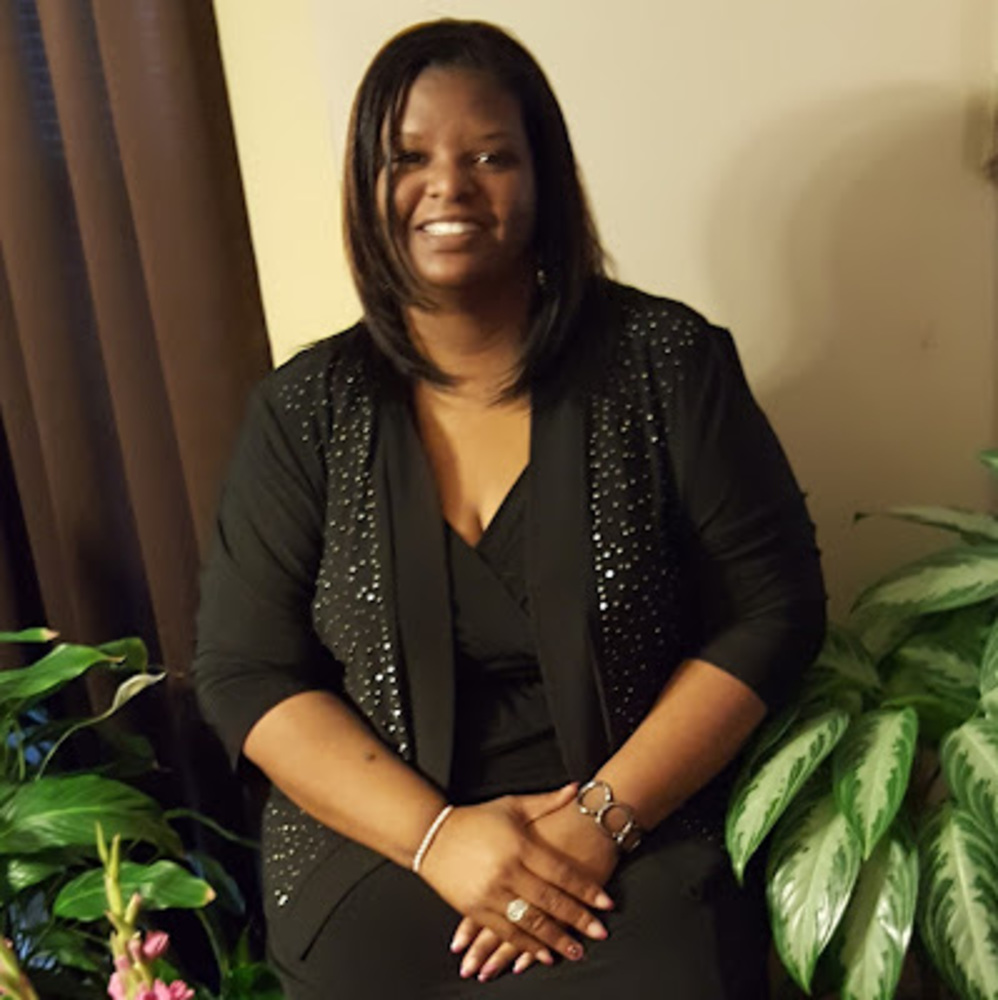 Meet your Posher, Adrienne